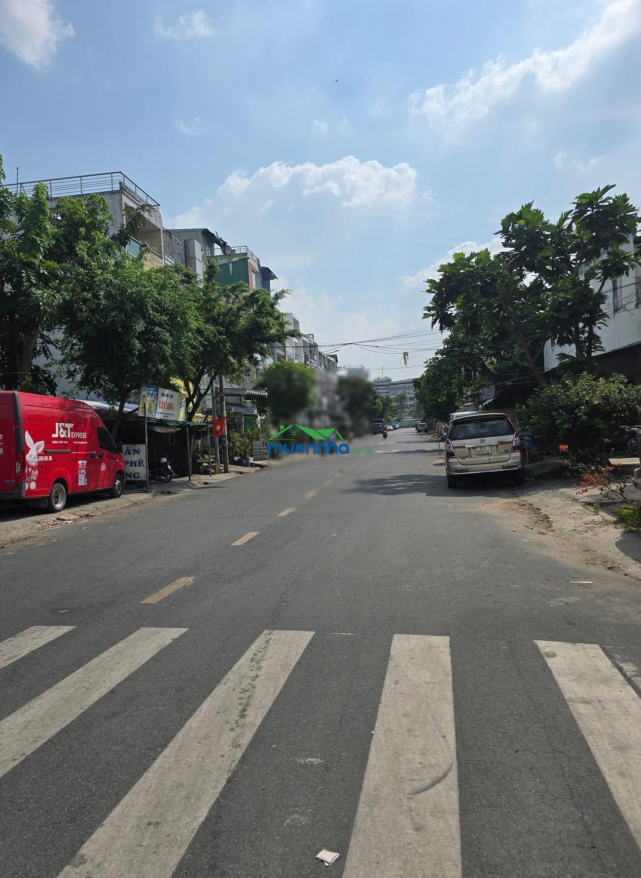 Bán nhà tên lửa - 93m2 - chỉ hơn 5.3 tỷ - ngay dmx