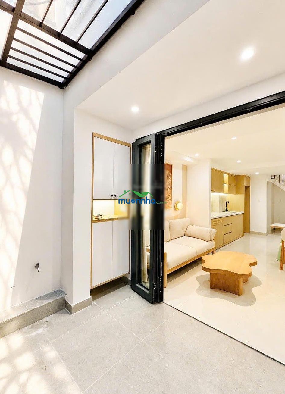 Nhà đẹp gần khu phan xích long 3 tầng đúc tặng full nội thất 30m2 - 3pn - 3wc - 3