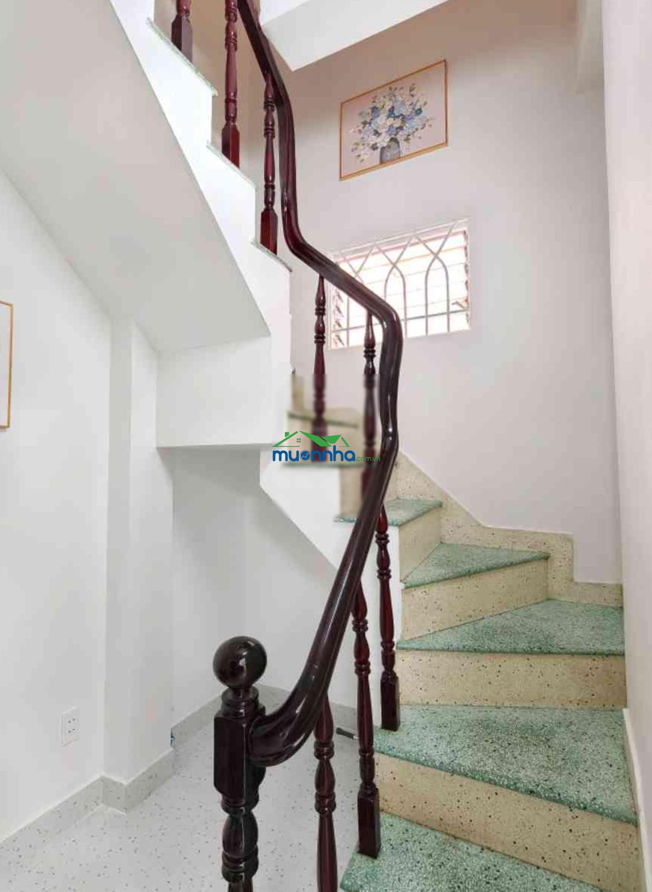Lạc long quân - nhà đẹp ở ngay - 3 tầng btct - nhỉnh 4 tỷ (tl) - 4