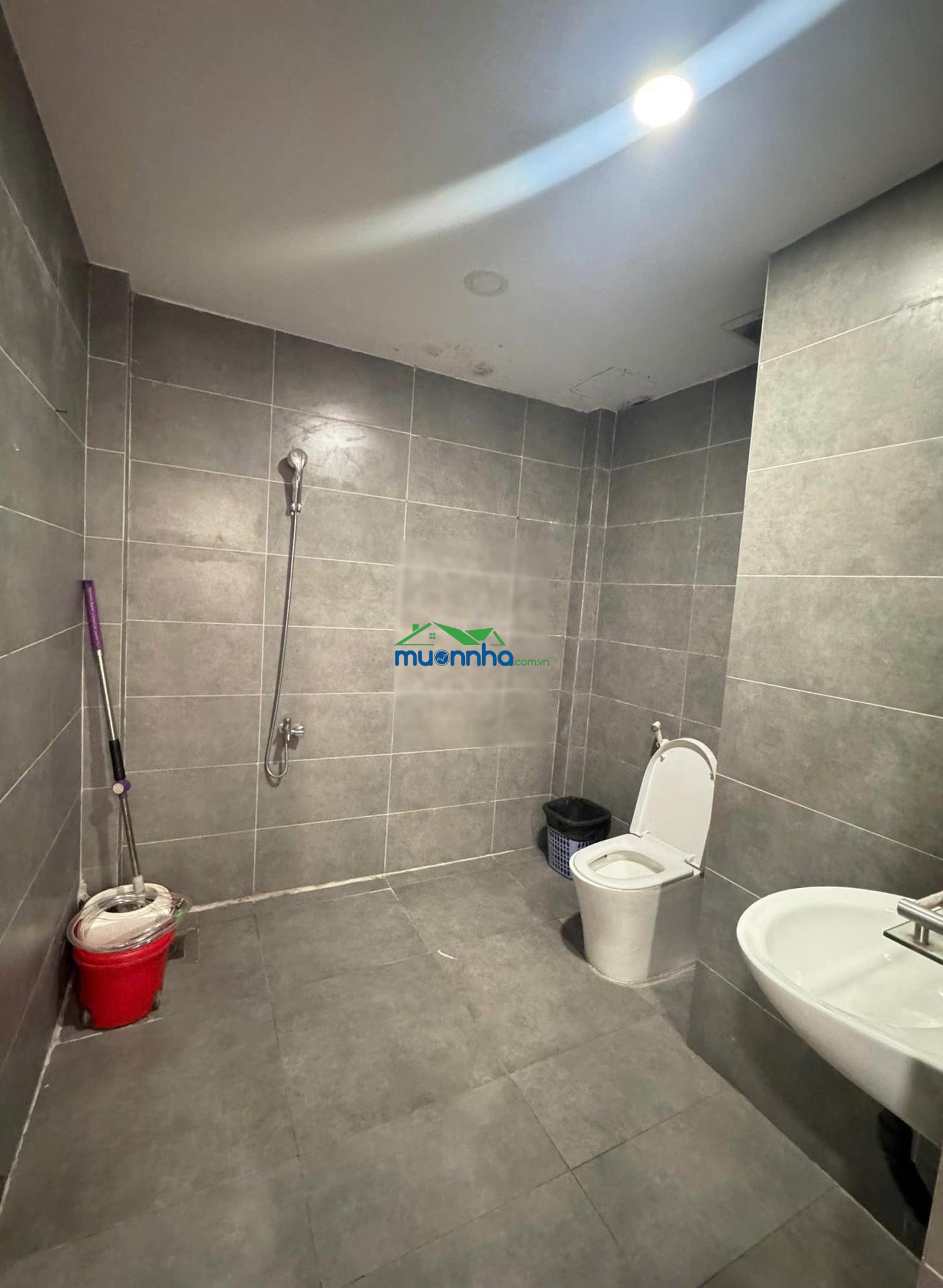 Bán nhà đẹp có gara đậu được 2 ôtô sát măt tiền hoàng hoa thám ngang lớn 6x21m - 4 tầng chỉ 13.5 tỷ