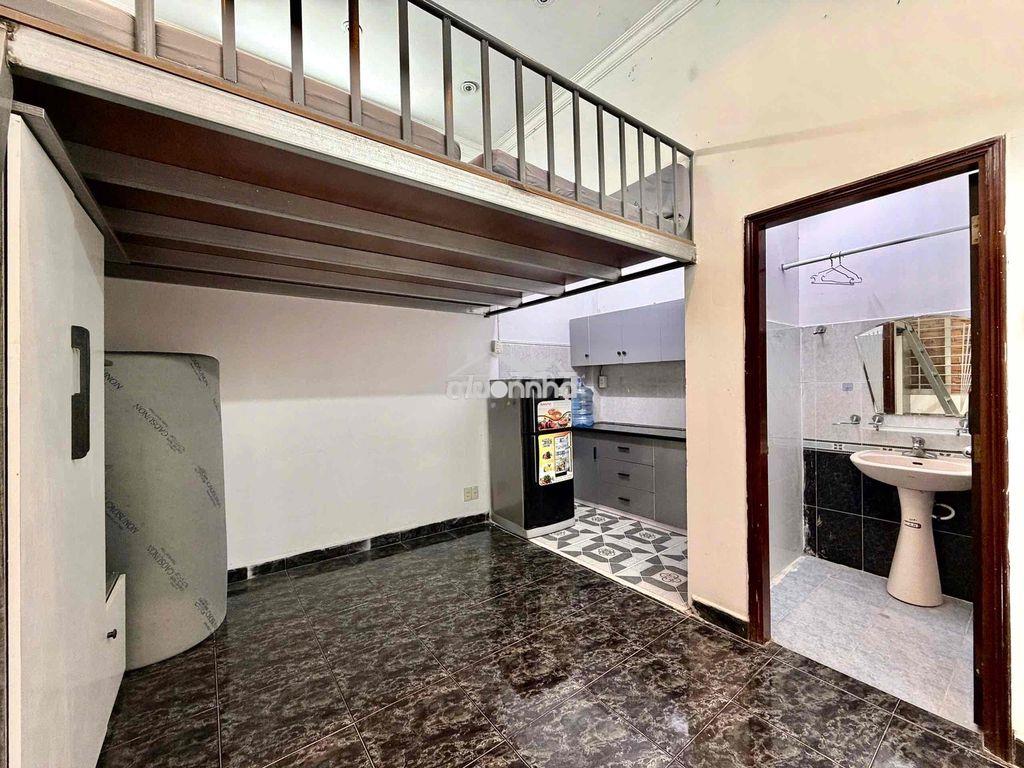 Cho thuê căn hộ gác full nội thất rộng 25m2 ngay đại học kinh tế ueh - 2