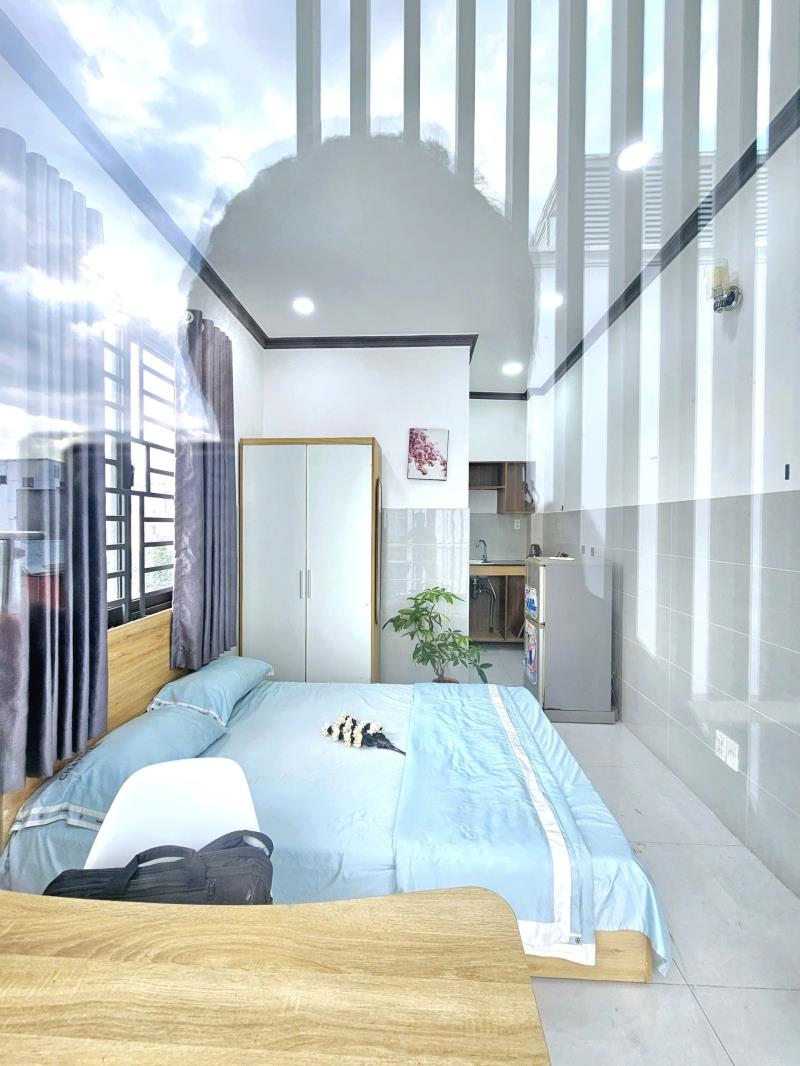 Cho thuê phòng ban công ngay nguyễn gia trí bình thạnh gần hàng xanh, hutech, uth, ftu, metro tân cảng giáp quận 1, quận 2 - 4