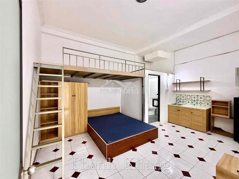 Cho thuê căn hộ 1 gác 1 giường full nt rộng 25m2 ngay cv lê thị riêng