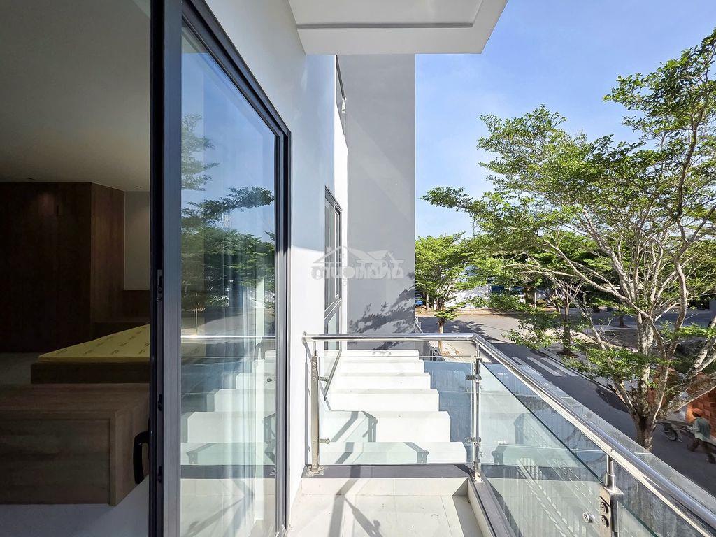 Cho thuê chdv studio ban công q7 gần lotte mart tdtu ufm 10p qua q4 - 4