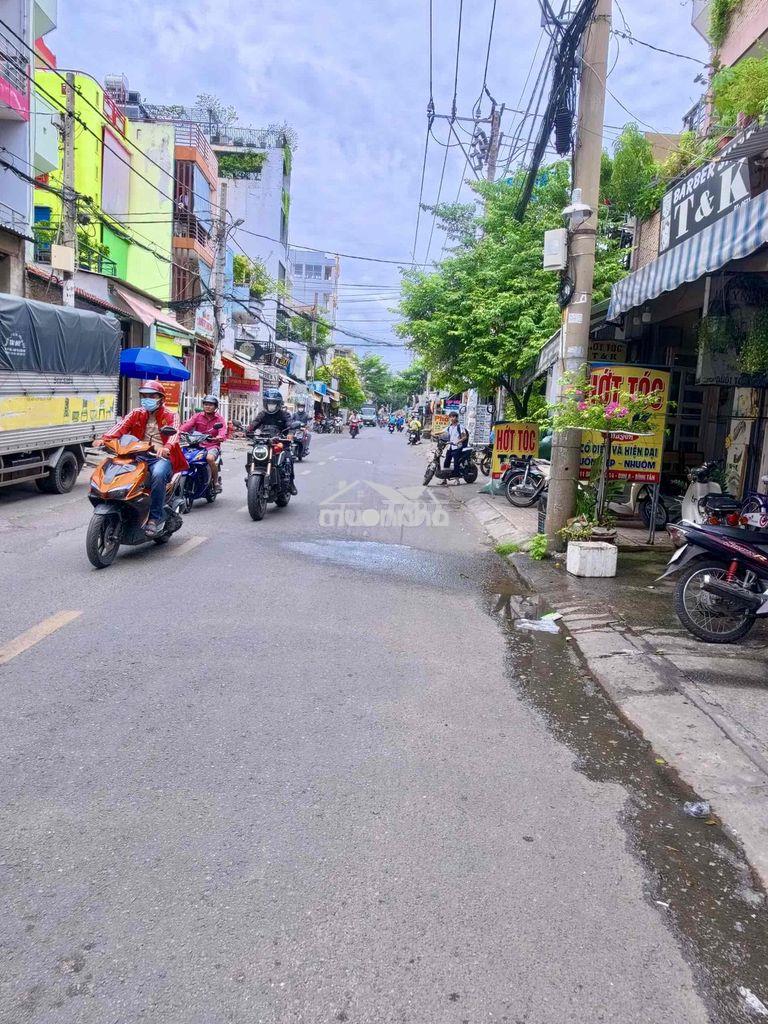 Ngay gò xoài, lê văn quới, ngang 4 dài 16.5m, 3 tầng 4pn hẻm xe hơi
