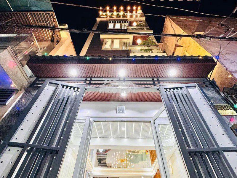 Hơn 5 tỷ - nhà gò vấp - đường lớn, 4t bề thế, nội thất nhập, ngay p16