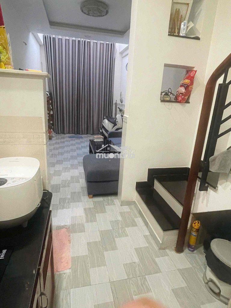 Nhà bán chính chủ đường vĩnh khánh f10q4 - 2