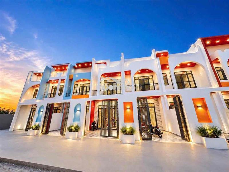 Nhà mới 1 lầu sổ riêng 105m2 gần chợ bình chánh sát đinh đức thiện