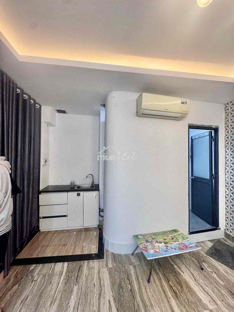 Studio view kính, ánh sáng tự nhiên - 2