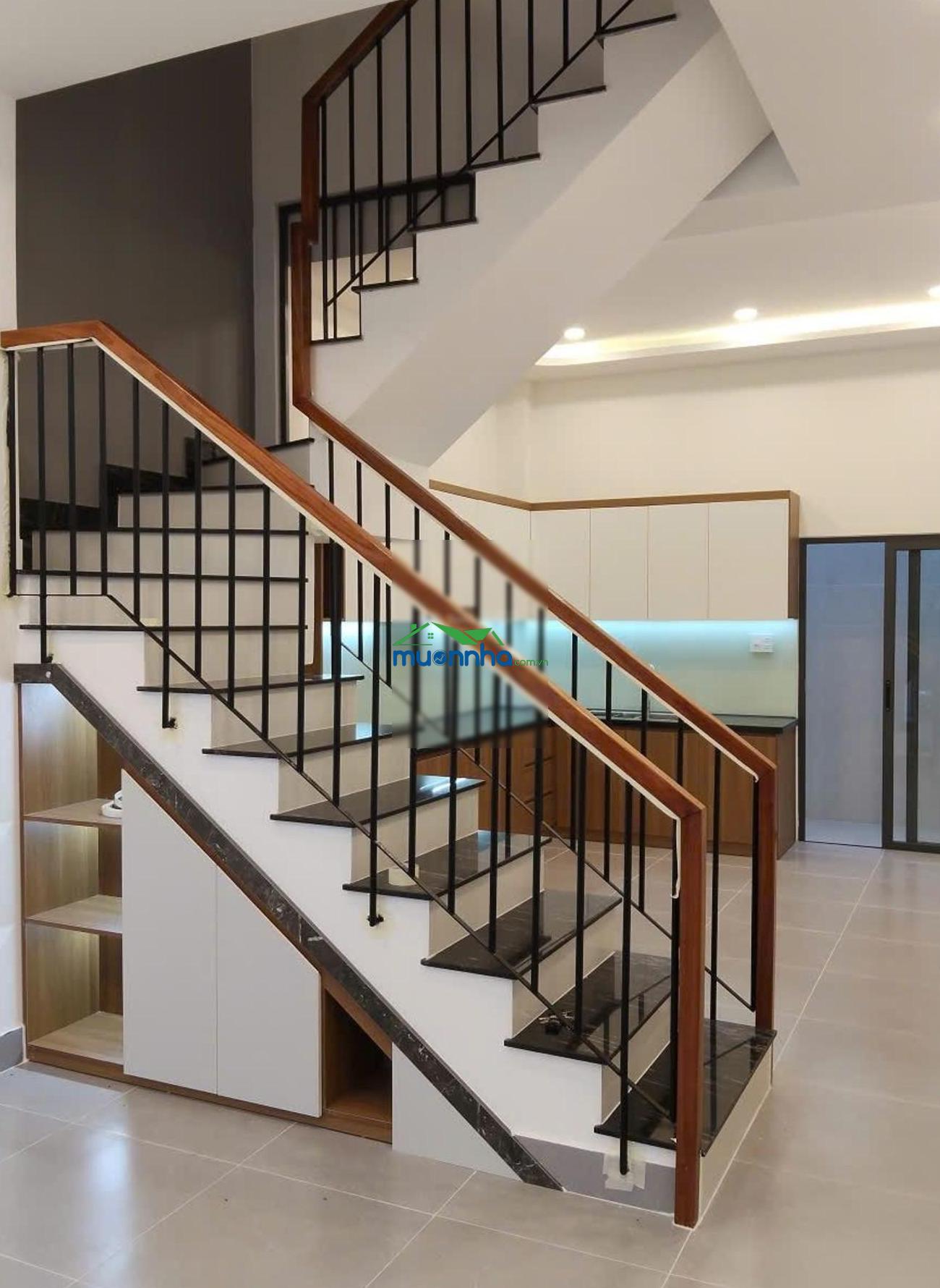 Nhà mới xây ô tô vào nhà khu đông tăng long - 3