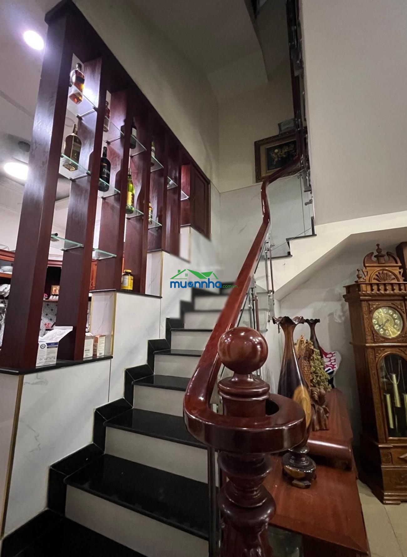 Bán nhà 4 tầng kdc hưng phú - đường 10m - ô tô trong nhà - 2