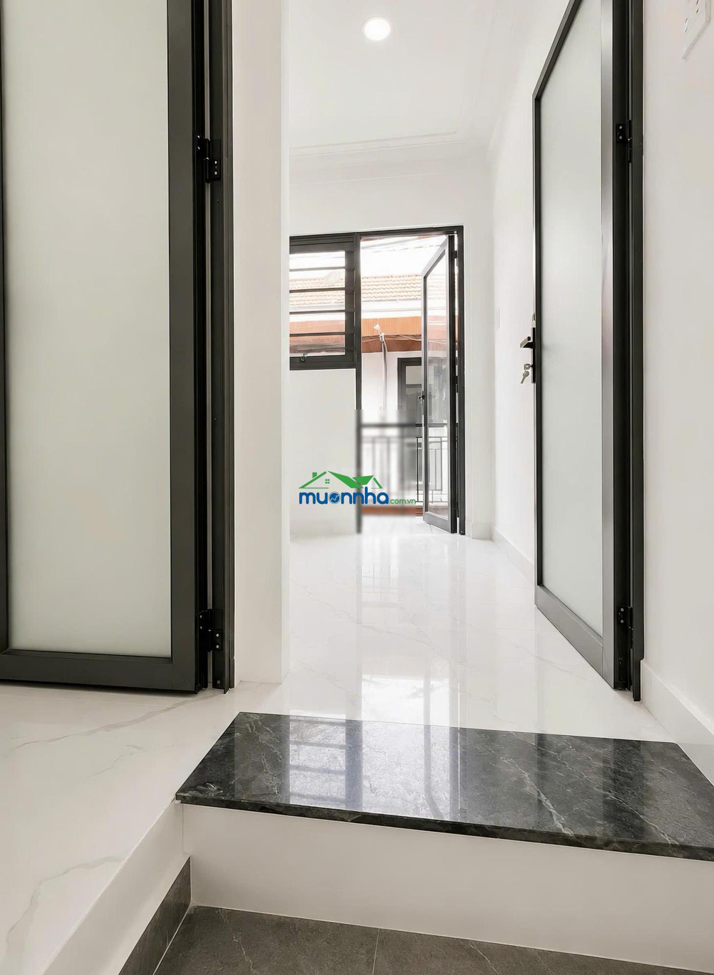 Nhà 28m2 đường thạnh xuân 25 ngay khu dân cư thới an. có 2pn, ban công, sân phơi, giá 930tr có bớt - 2