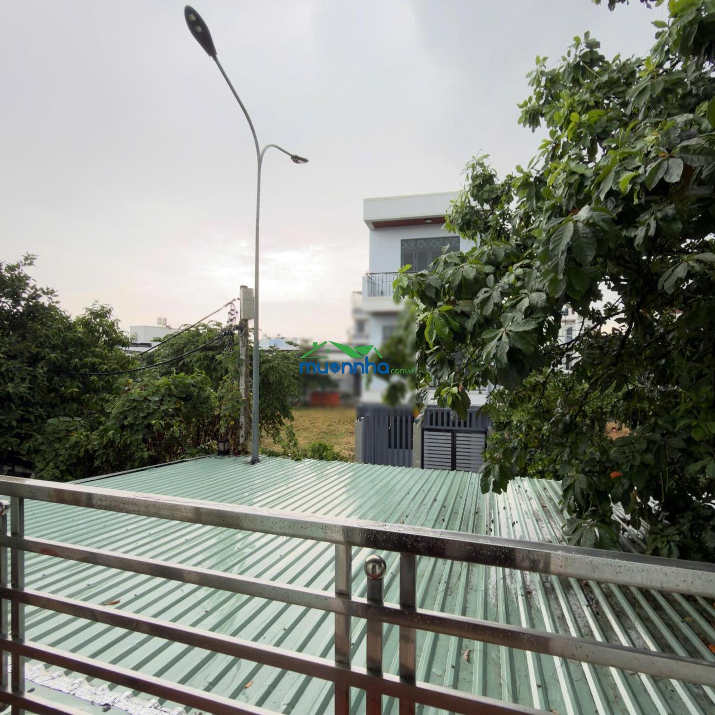 Bán nhà đường xe tải tiền lân, bà điểm. 205m2. ngang 9. 2 tầng. 10,8 tỷ.