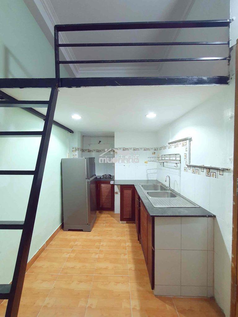 Phòng gác - phú nhuận - gần sân bay, quận 3 - 4