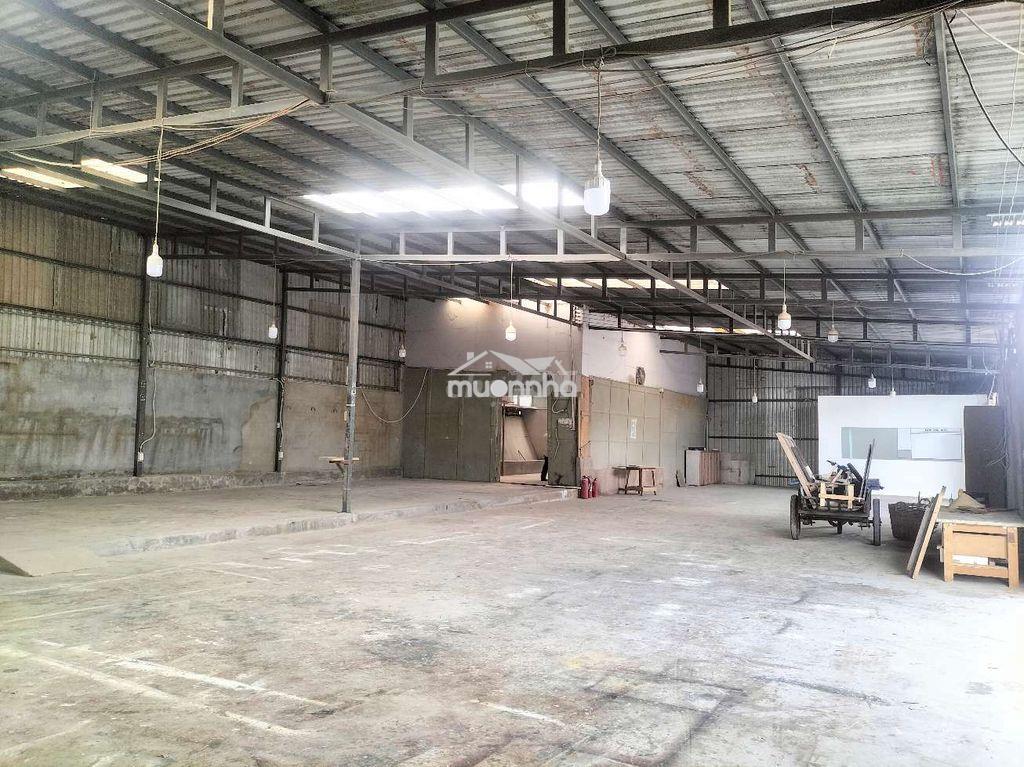 Xưởng 400m2 , có văn phòng - xa dân - 3