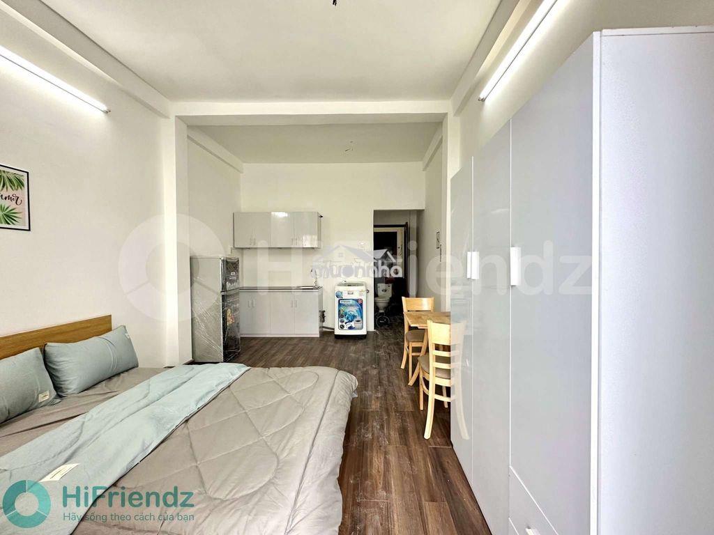 Cho thuê căn hộ có balcony cửa sổ , rộng 28m2 ,đường lý thái tổ q10 - 2