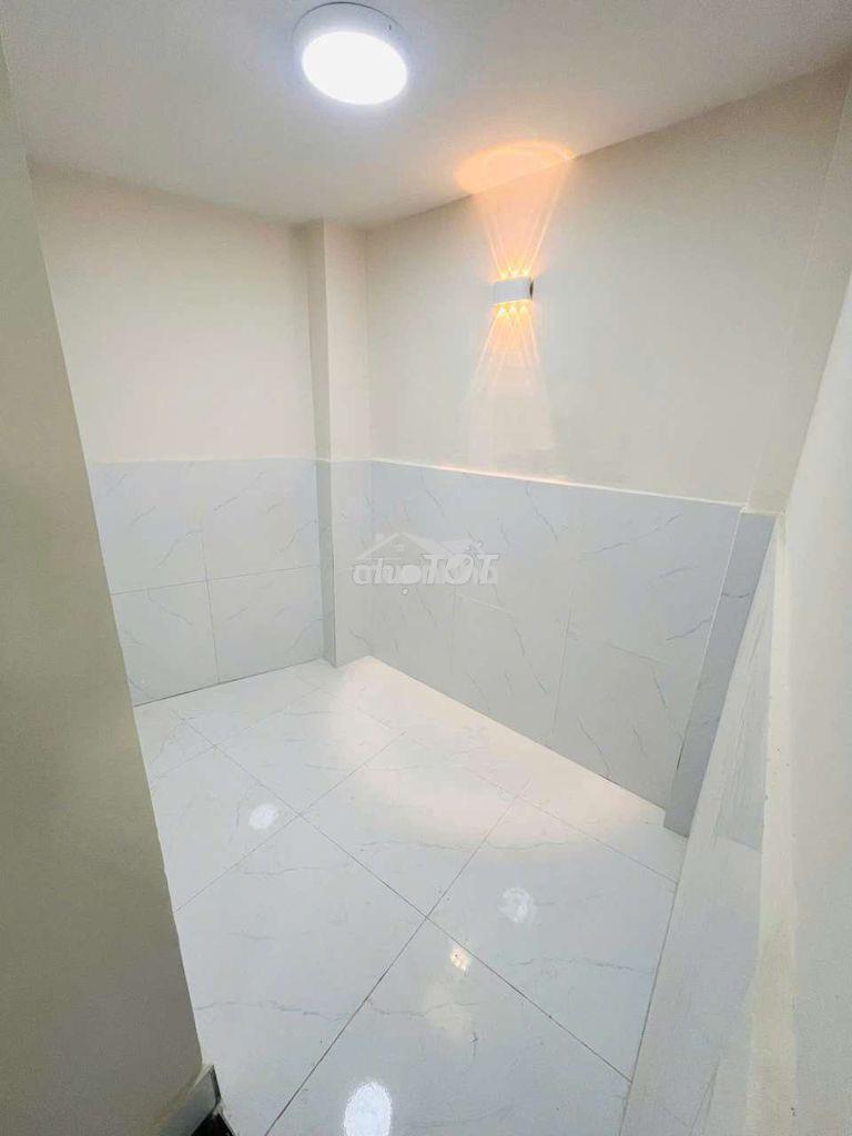 Cho thuê nhà nguyễn duy hẻm thông xe hơi ,gần mt 20m,3pn,dts 52.4m2 - 4