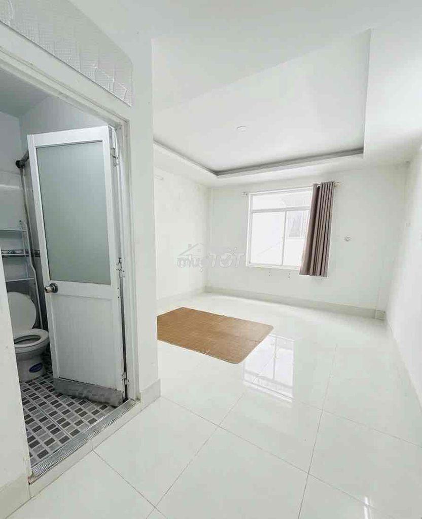 Rạch xuyên tâm giáp q1 - gần 60m2 8 phòng ngủ - 3