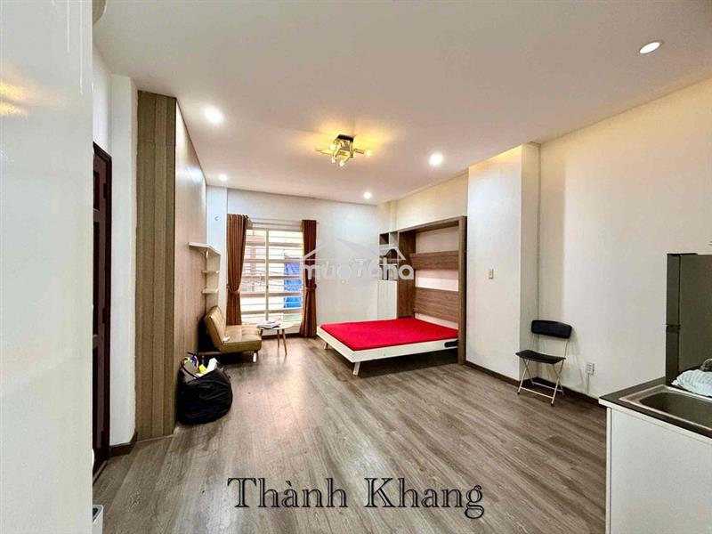 Cho thuê căn hộ cửa sổ hệ tủ đô lớn rộng 35m2 ngay toà nhà vietell q10