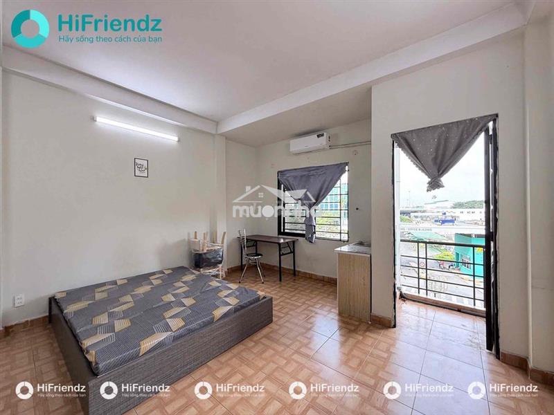 Studio ban công trống sẳn đầy đủ nội thất ngay khu cộng hoà
