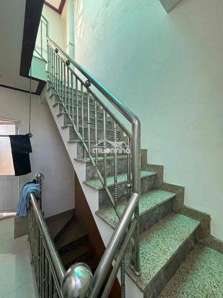 Bán nhà tặng 3 phòng trọ xã bình chánh