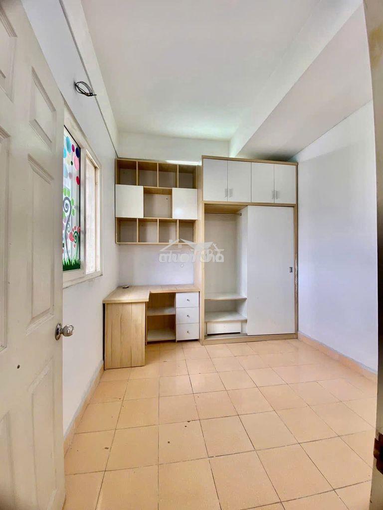 C.thuê cc 2pn, 4.8tr, sát đaotrinhnhat-pvđồng, q.tduc