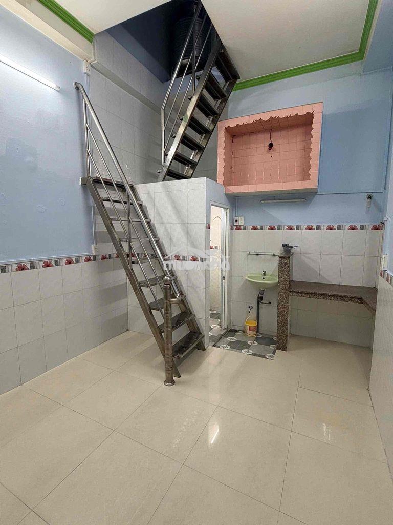 Q6 văn thân nhà nhỏ điện nước riêng - 5tr - 2
