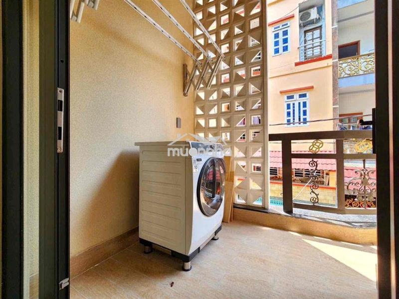 1 phòng ngủ - ban công lớn - full nội thất gỗ cao cấp - trung tâm sg
