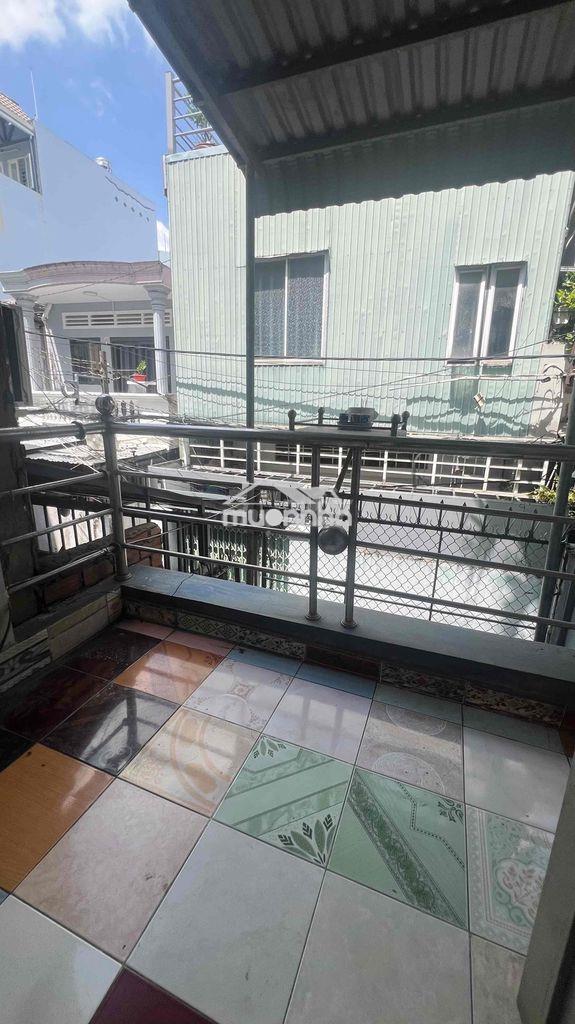 Chính chủ căn  dtsd  70 m2 / 2 tầng 3 tỷ nhỉnh.  nt hàng xa - 3