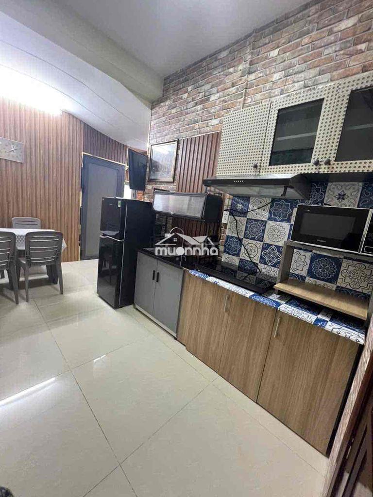 Bên mình trống 2-3p tại q.1 võ văn kiệt p.cầu kho thang máy 6,9tr vip