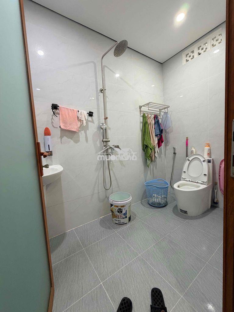Nhà ngõ hẻm, 135m2 , 2 phòng ngủ,đường 768 biên hoà - 4