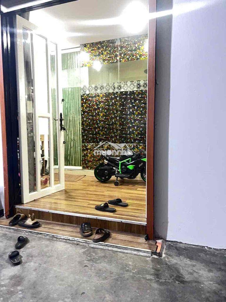 Chung cư có sổ hồng riêng lâu dài. có 2 phòng ngủ - 2
