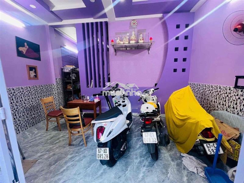 Nhà 3 tầng mặt tiền hẻm đường phạm thế hiển p7q8