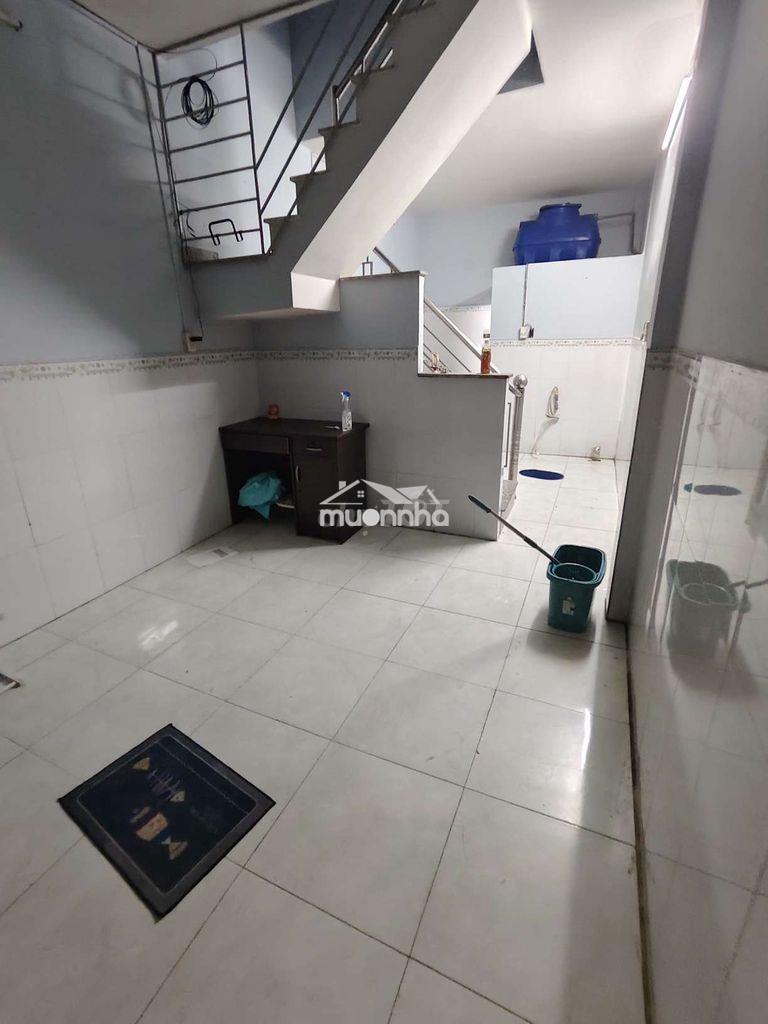Cho thuê nhà sát bên bến xe quận 8