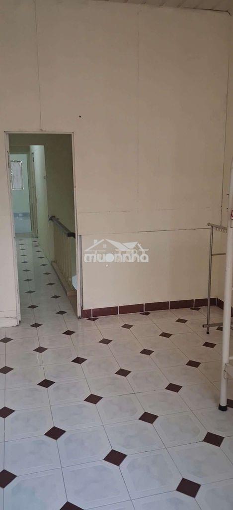 Cho thuê tầng 1, nhà hẻm xe tải thông, trung tâm q10 - 4