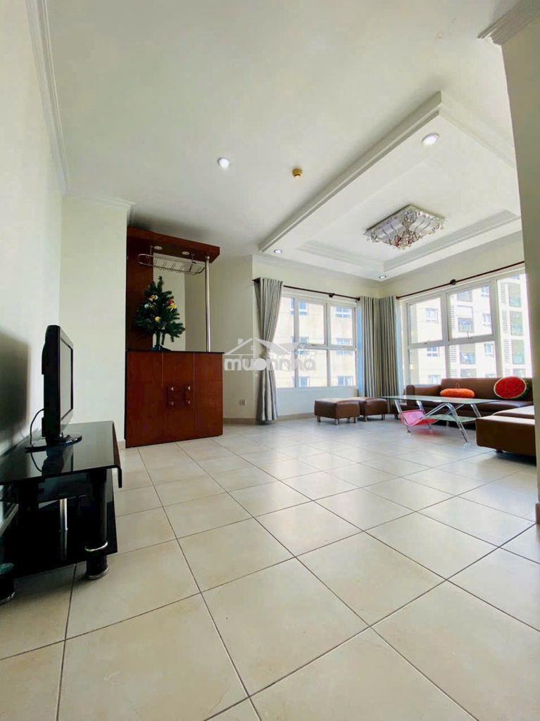 Căn góc 132m2 3pn 3wc full nội thất- view sân bay - chỉ 15 triệu/tháng - 2
