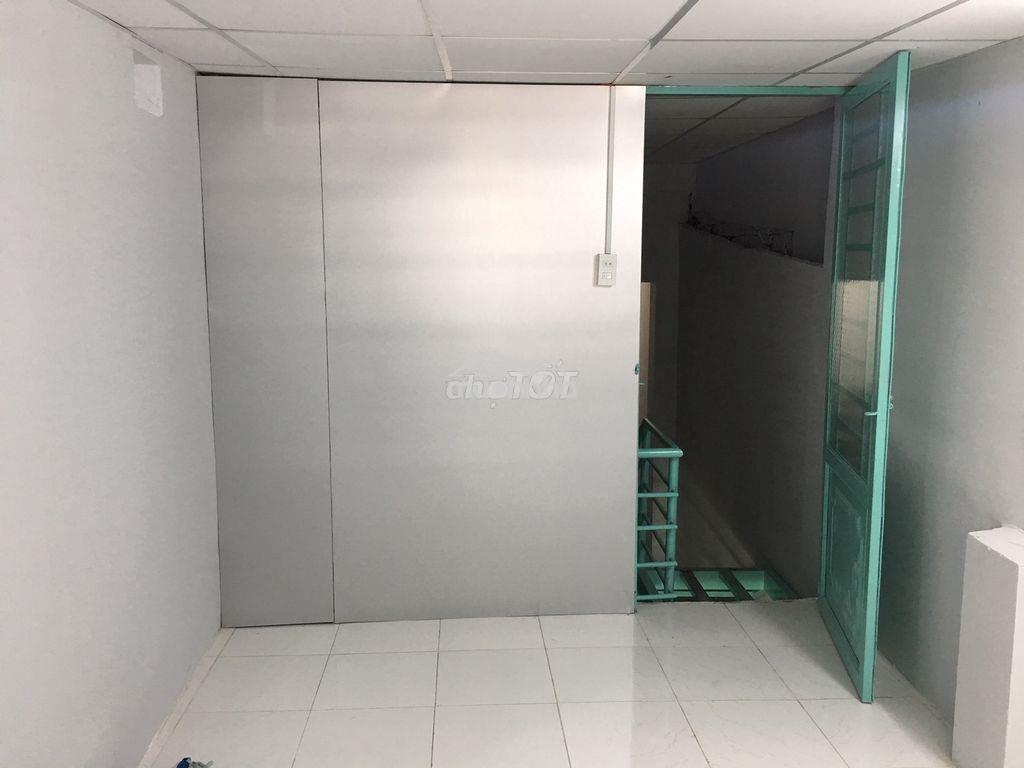 Phòng rộng, thoáng mát giá rẻ - 4