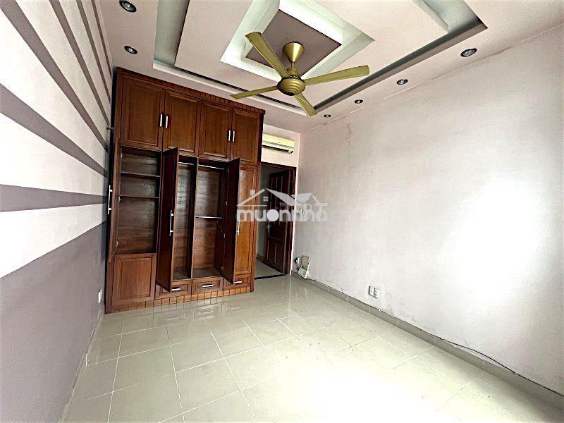 Nguyễn tất thành-gần cầu khánh hội- q4- 53m²- 4tầng btct-xe hơi đỗ cửa - 3