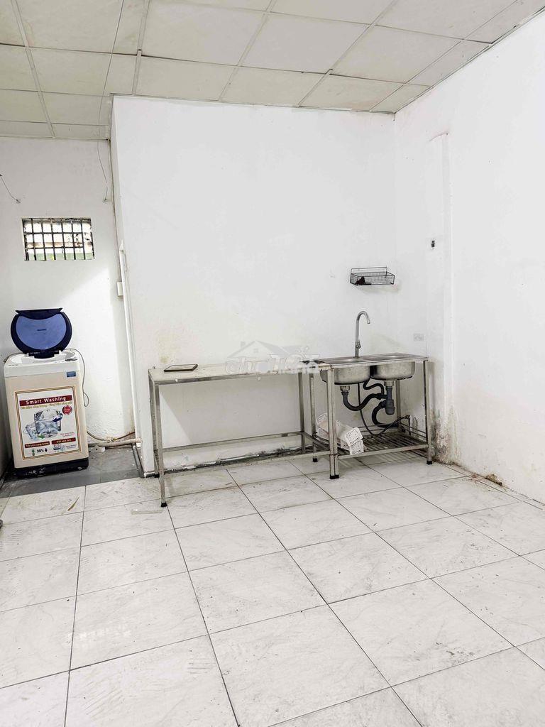 Nhà thuê tô hiến thành có máy lạnh máy giặt
