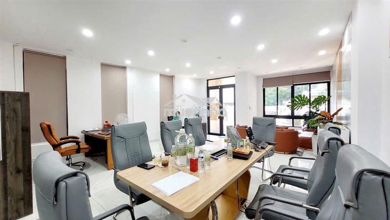 Cho thuê văn phòng căn góc tầng trệt 16tr đẹp thoáng