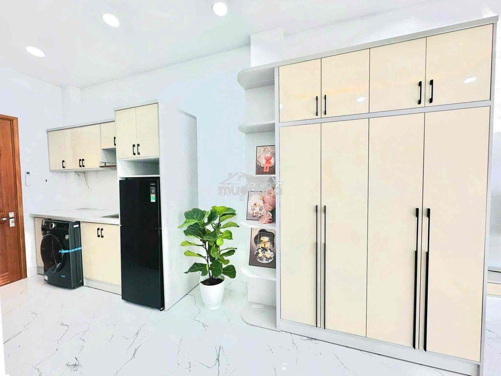 Studio bancol cửa sổ rộng 30m2 ngay vòng xoay dân chủ - quận 10 - 3