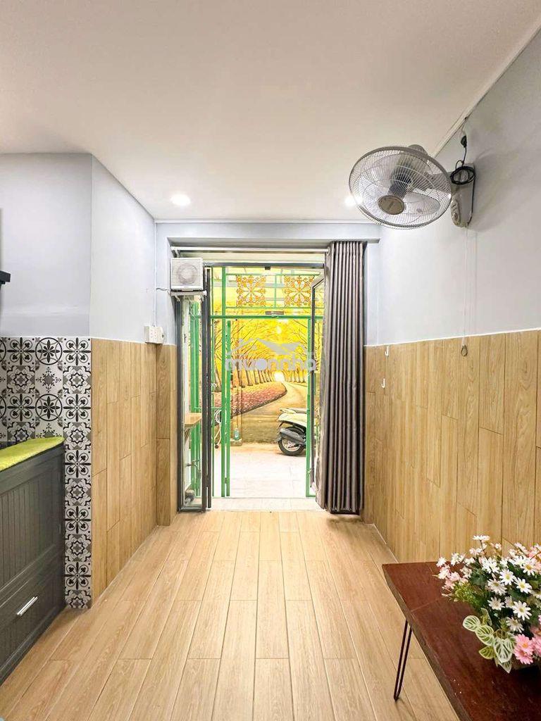 Cho thuê nhà nguyên căn hẻm đường lê lợi, quận 1 - 2
