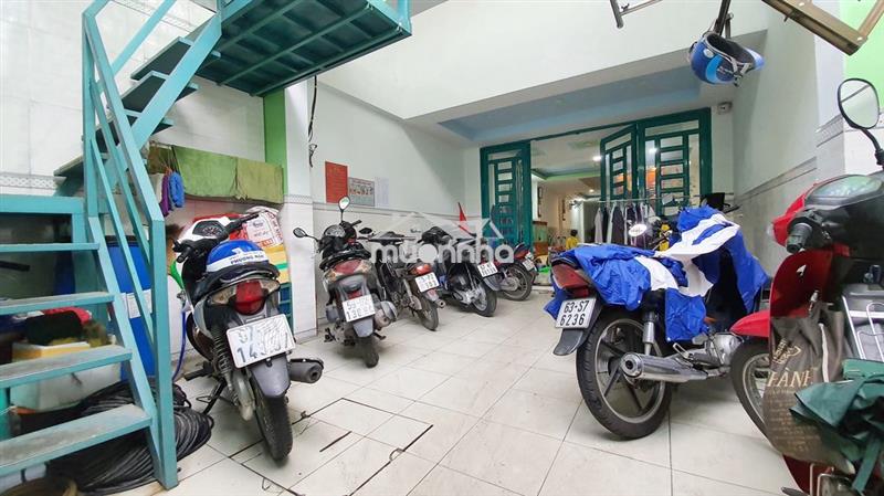 Phòng máy lạnh ban công -nước nóng giờ gấc tự do