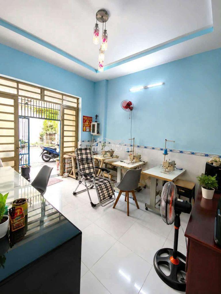 Nhà ngã tư ga 55 m2 chỉ 2,x tỷ - 3