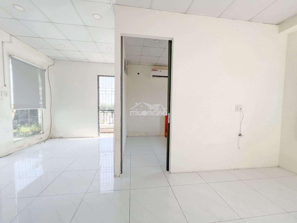 Penthouse- 1 phòng ngủ-full ban công rộng trồng cây- 50m2 - 4