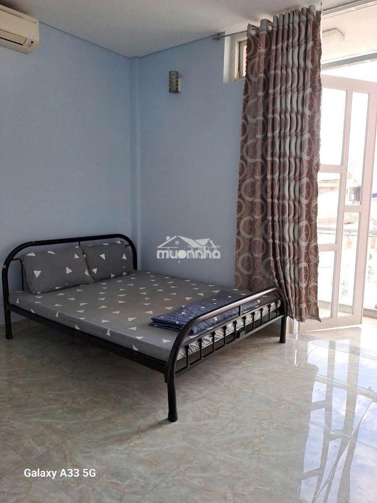 Phòng ban công view mặt tiền đường bàn cờ và điện biên phủ - 4