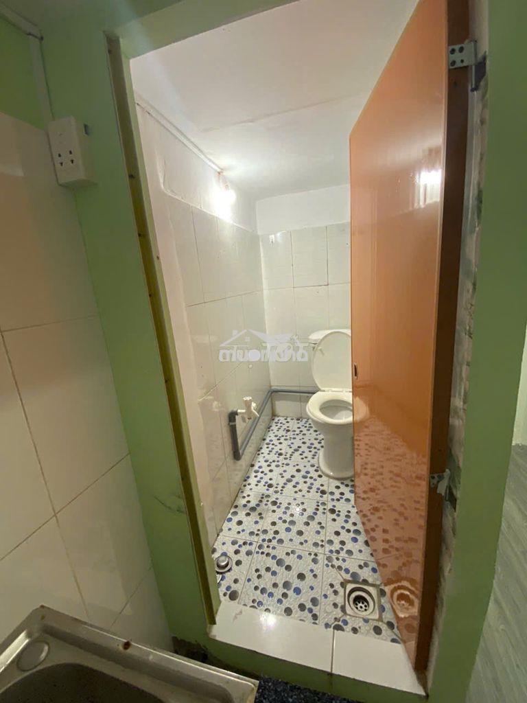 Phòng trọ chợ bà hoa tân bình có gác + máy - tủ lạnh giá rẻ - 3