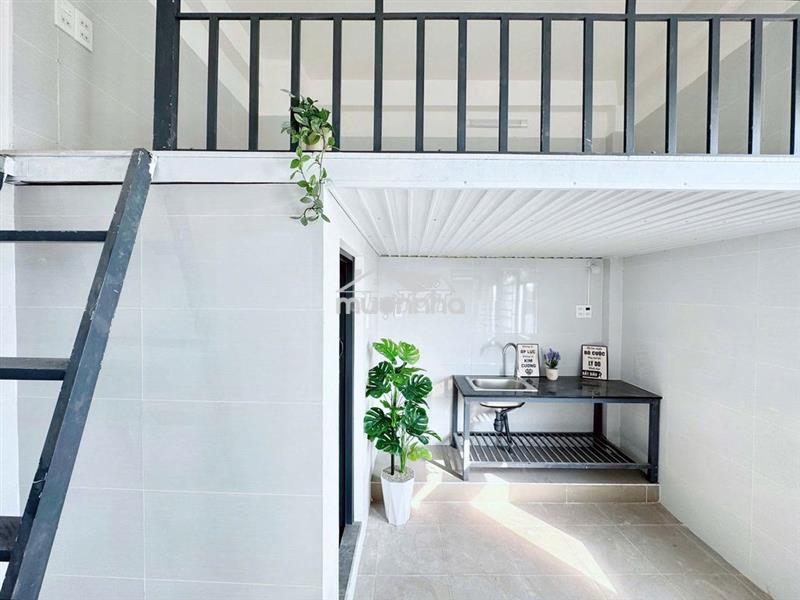 Phòng mới xây xong ngay đỗ xuân hợp, gần cđ công thương, có máy lạnh
