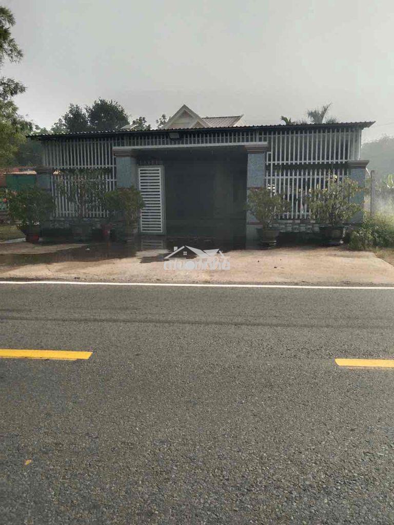 Nhà rộng mặt tiền lớn kinh doanh cần bán gấp đổi chổ ở