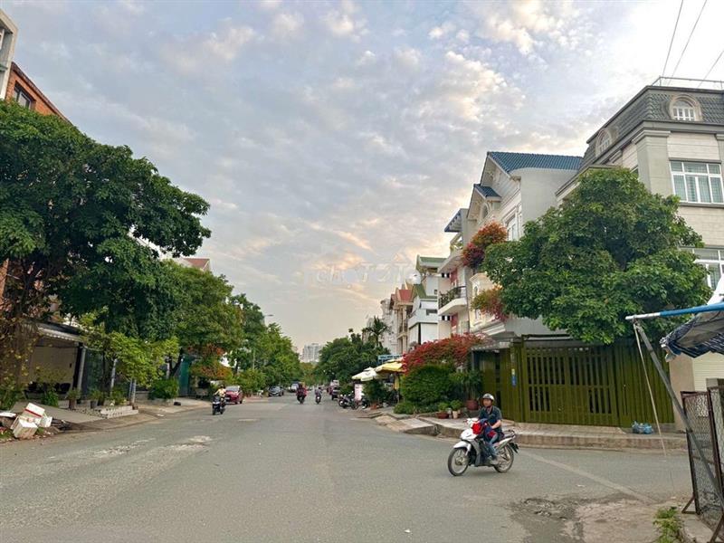 Bán nhà 3 tầng_ hxh _ bên sông gigamaill _ p.hiệp bình chánh _ 4 x 18